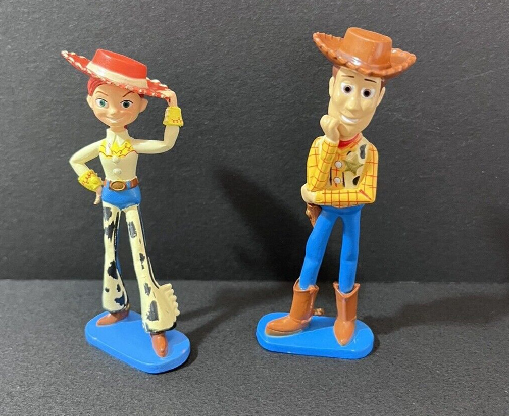 Lotto di 2 action figure Disney Pixar Toy Story Woody Jessie Cake Toppers PVC