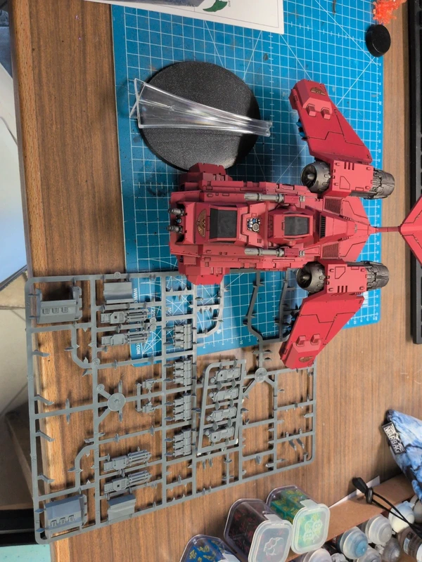 Stormraven space marine dipinta