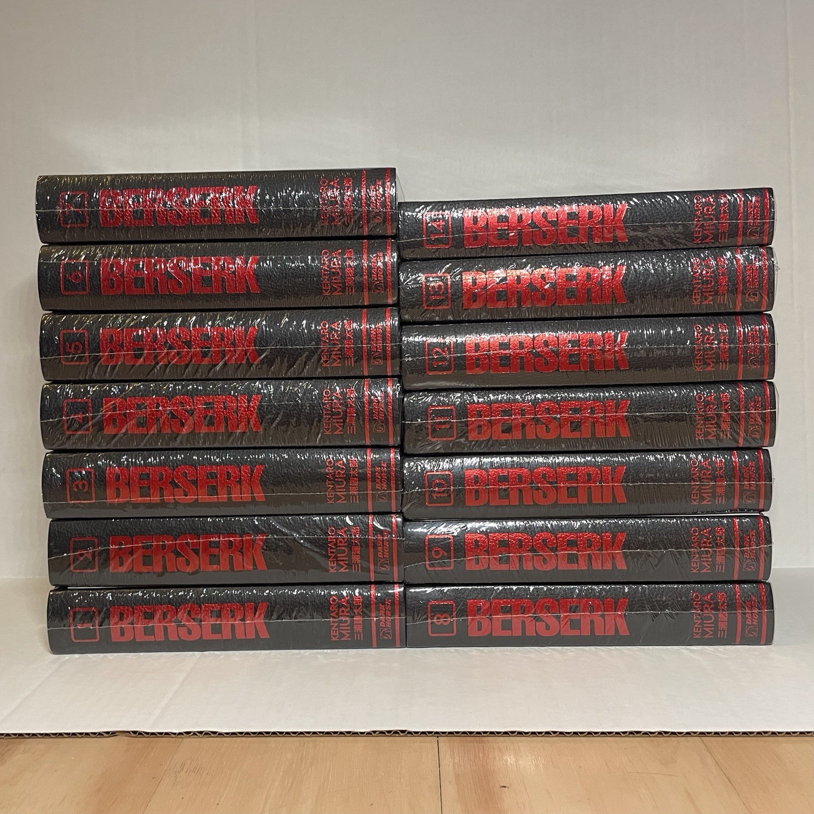 Berserk Deluxe Manga Volumi 1-14 Nuovo Sigillato Inglese Dark Horse Comics