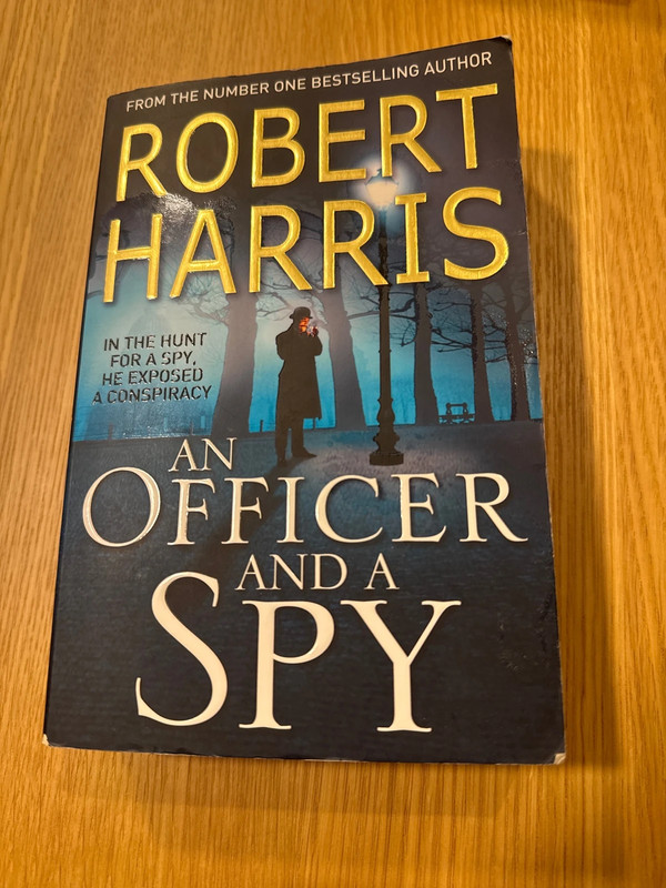 Robert Harris - an office and a spy