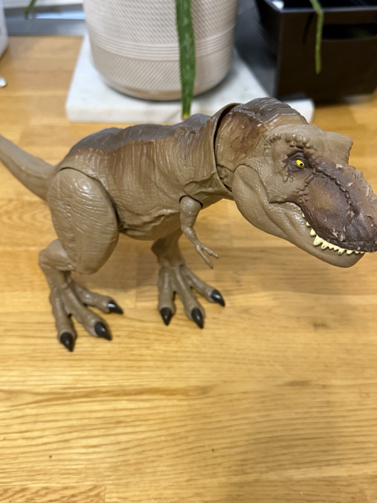 Jurassic World Legacy Collection Extreme Chompin T-Rex 19" dinosauro Mattel