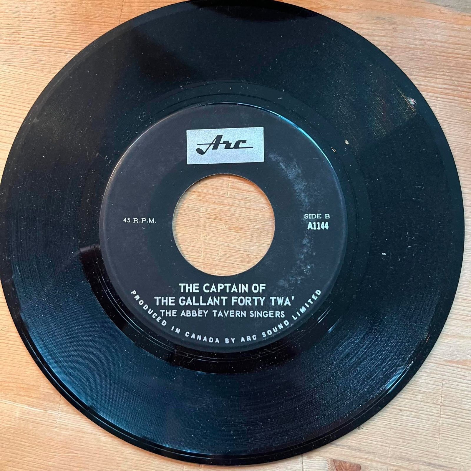 The Abbey Tavern Singers - Captain of the Gallant Forty Twa' 45rpm VG+ R11