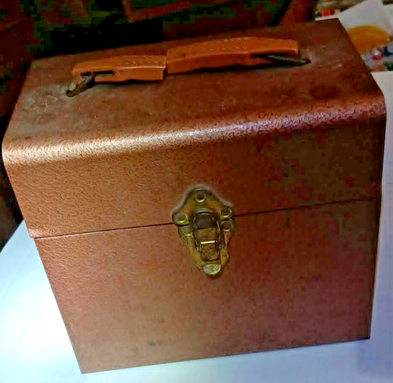 Vintage Metal MCM Vinyl Record 45 Carrying Case USA Stamford Conn HANDLE BROKEN