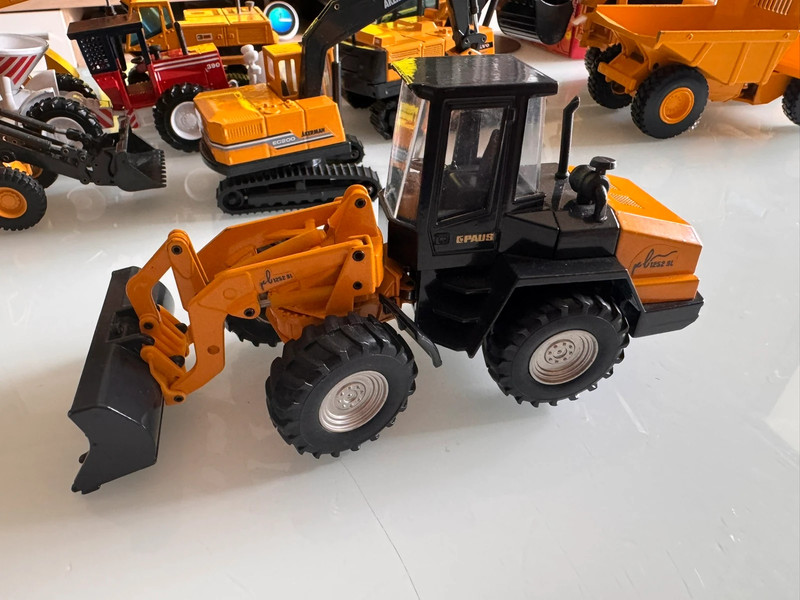 Pala excavadora JOAL. 1:43