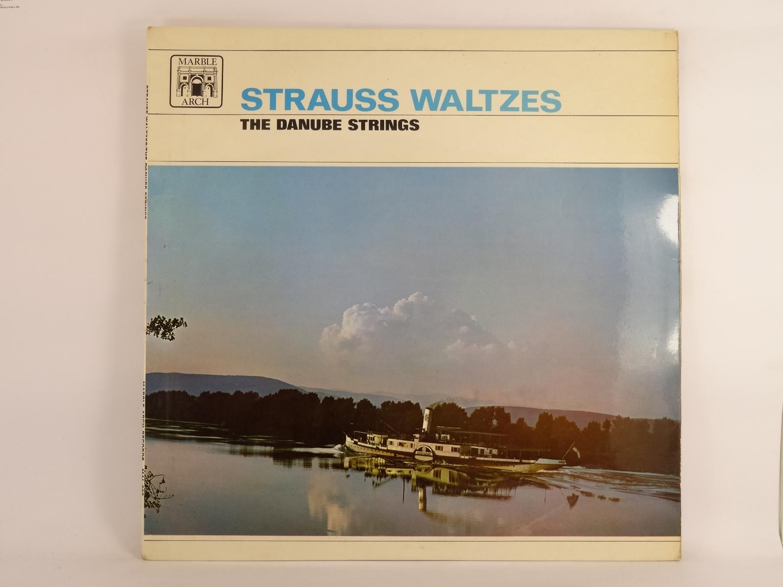 THE DANUBE STRINGS STRAUSS WALTZES (397) 9 Track LP plus Picture Sleeve MARBLE A