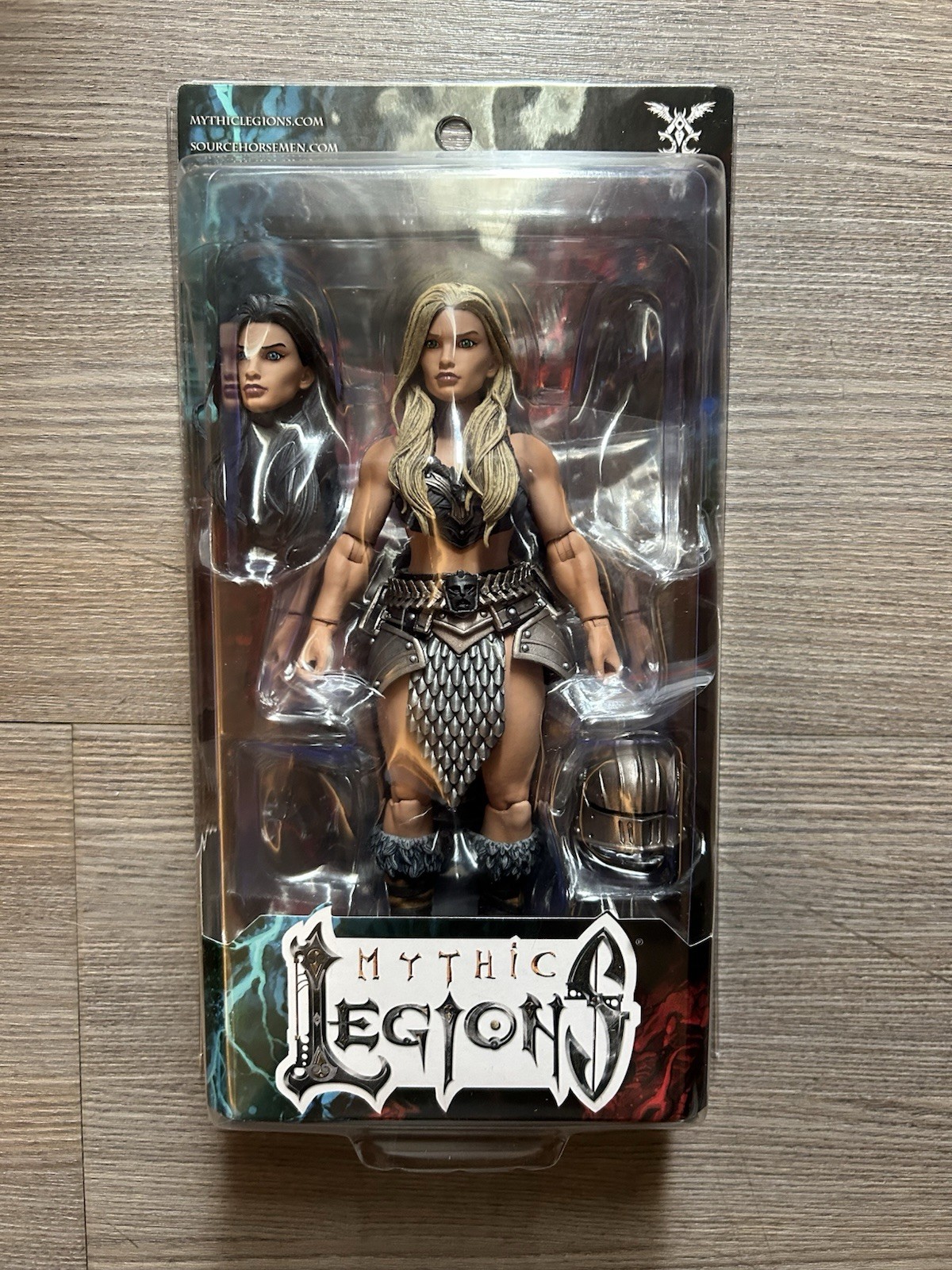 Mythic Legions Legendary Warrior di Four Horsemen Studios NUOVO E IN MANO