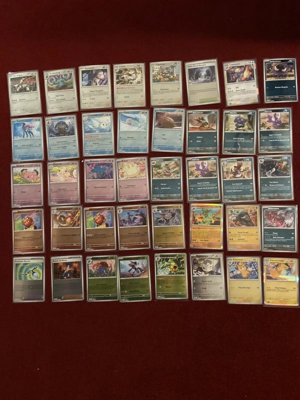 Lot de 40 cartes pokemon-reverse&holos- Flammes fantasmagoriques- sans double.NM