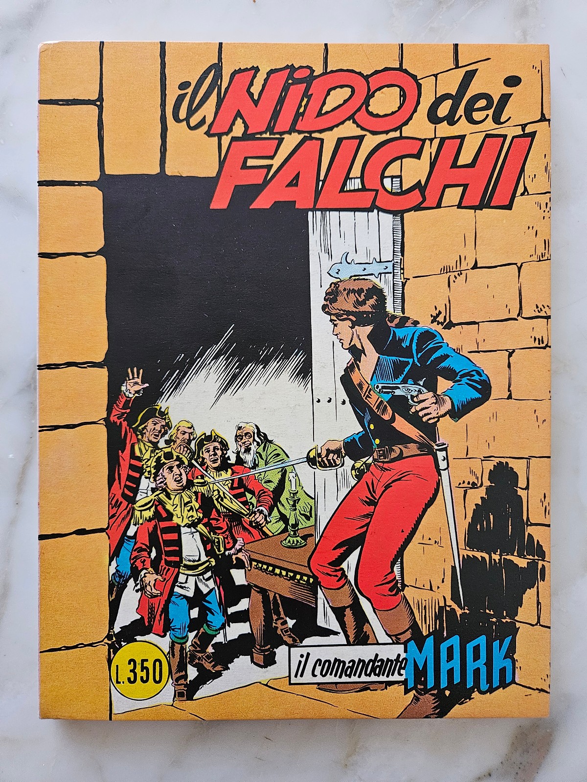 a) IL COMANDANTE MARK n.  42 - 1975 - edicola/magazzino MAI aperto