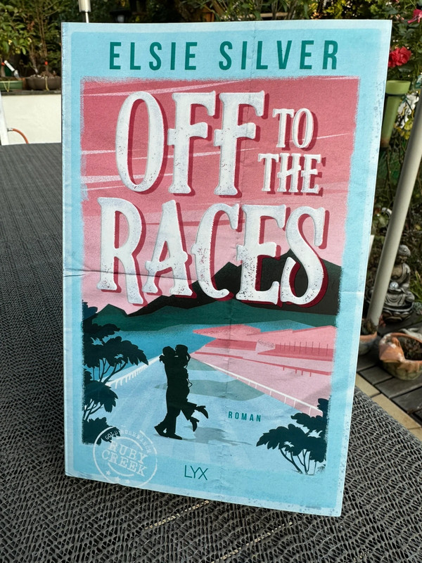 Off to the races von sie silver