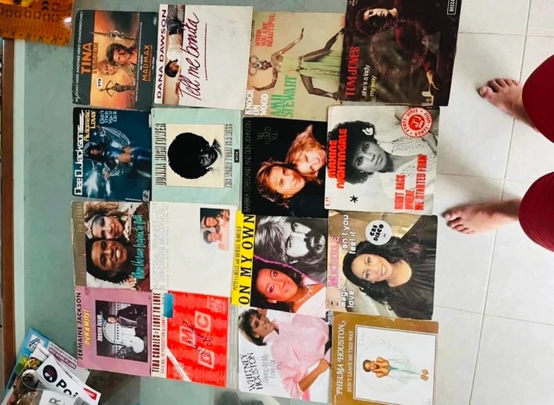 Lot de 16 disques 45 tours soûl funk diva