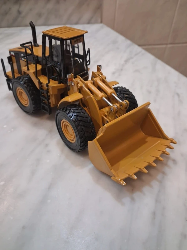 Pala gommata CAT 980 G Not Scot 1/50