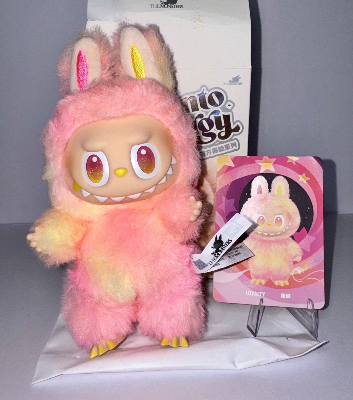 Peluche bambola LOYALTY POP MART Labubu The Monsters Big Into Energy Series autentica