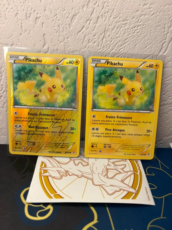 Lot 2 Cartes Pokémon Pikachu 26/83 Generations - Holo Reverse + Commune