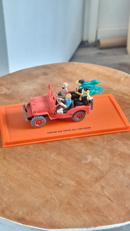 Kuifje / Tintin au pays de l'or noir - Rode Jeep Willys - Atlas 1/43