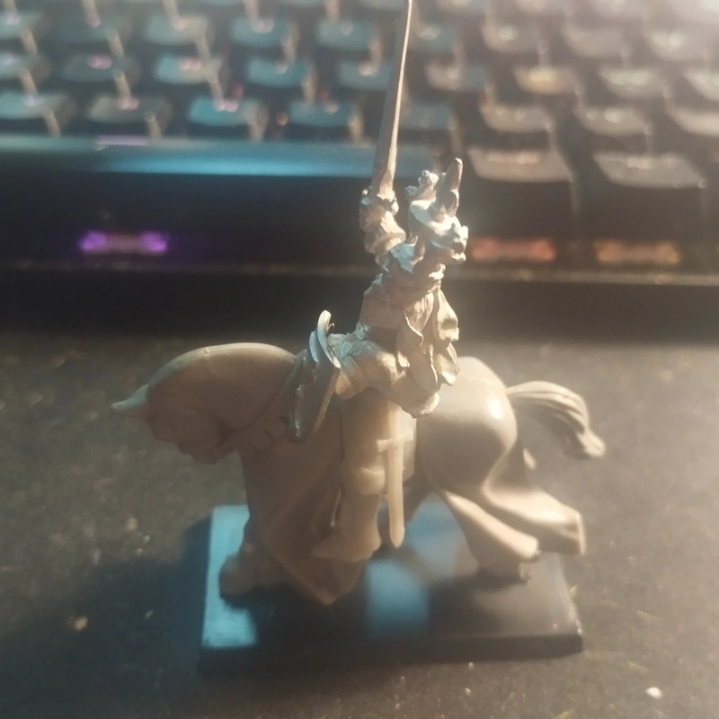 Champion Chevalier du Graal Warhammer collector métal & plastique