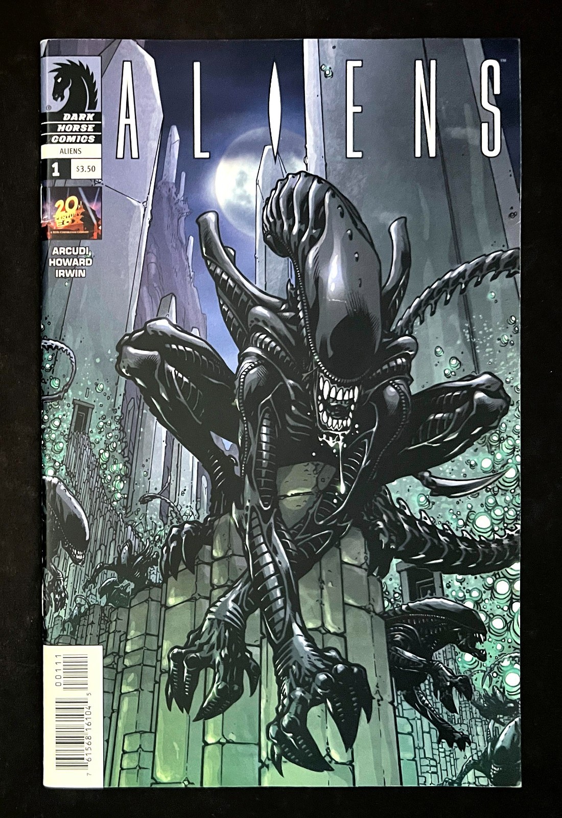 ALIENS #1 Hi-Grade Rare NEWSSTAND UPC NIGHT VARIANT B Cover Dark Horse 2009