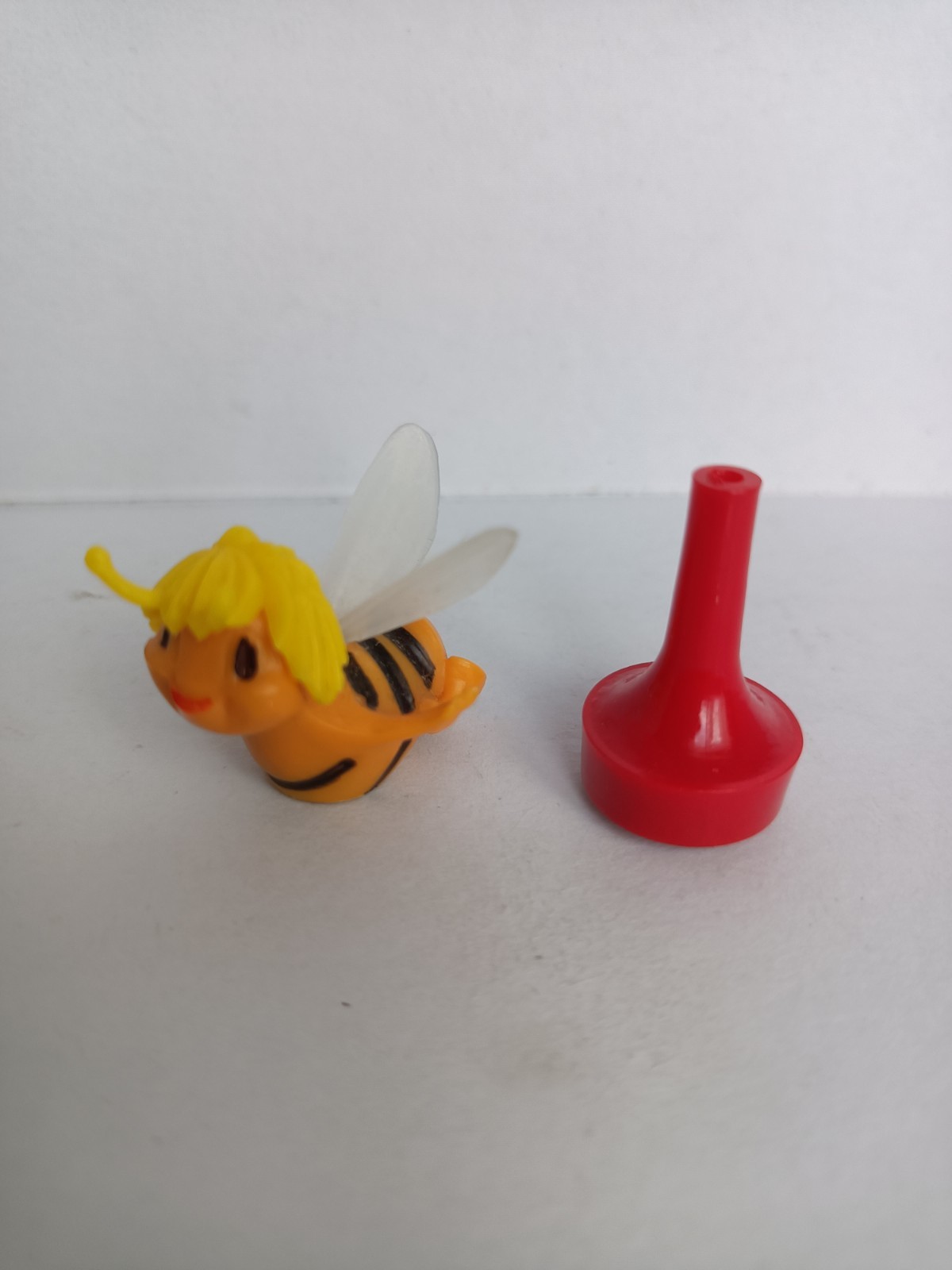 Maya l'abeille magnétique 
