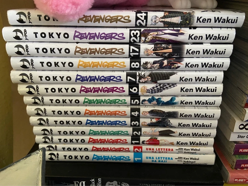 Tokyo revengers + due volumi Una lettera da Baji