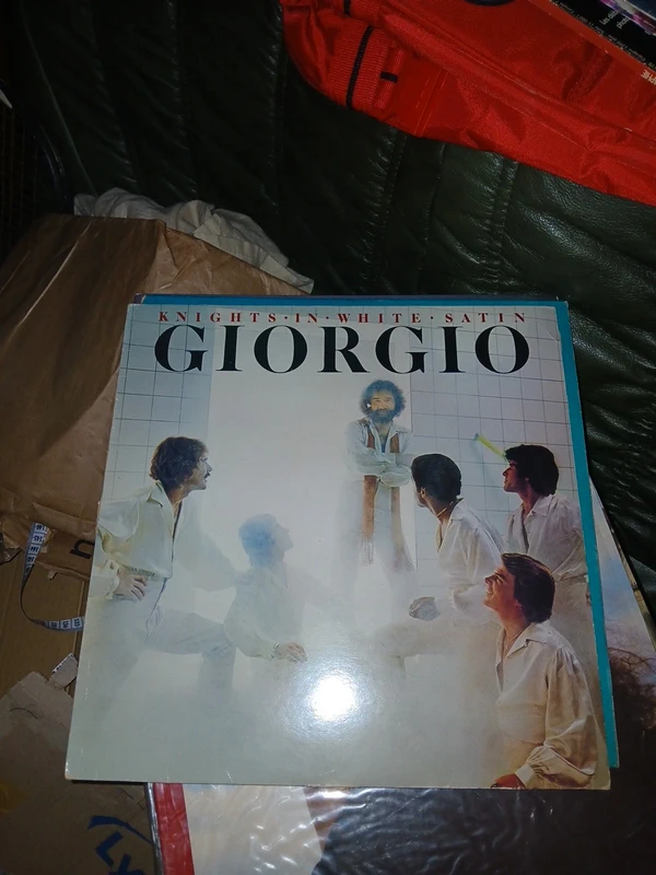 Knights in white satin Giorgio 33 T