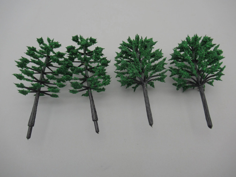 4 arbres aux branches clairsemées 8 cm