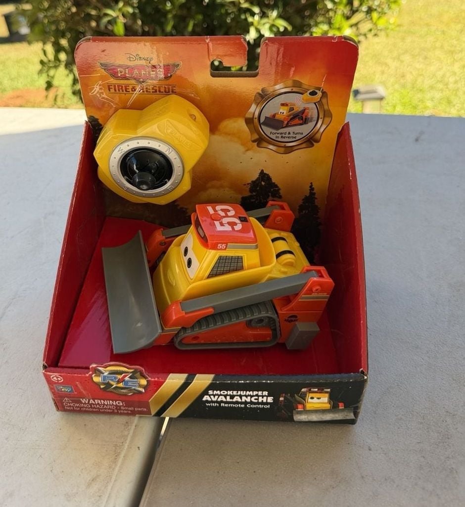 Disney Planes Fire & Rescue Smokejumper Avalanche Remote Control Toy