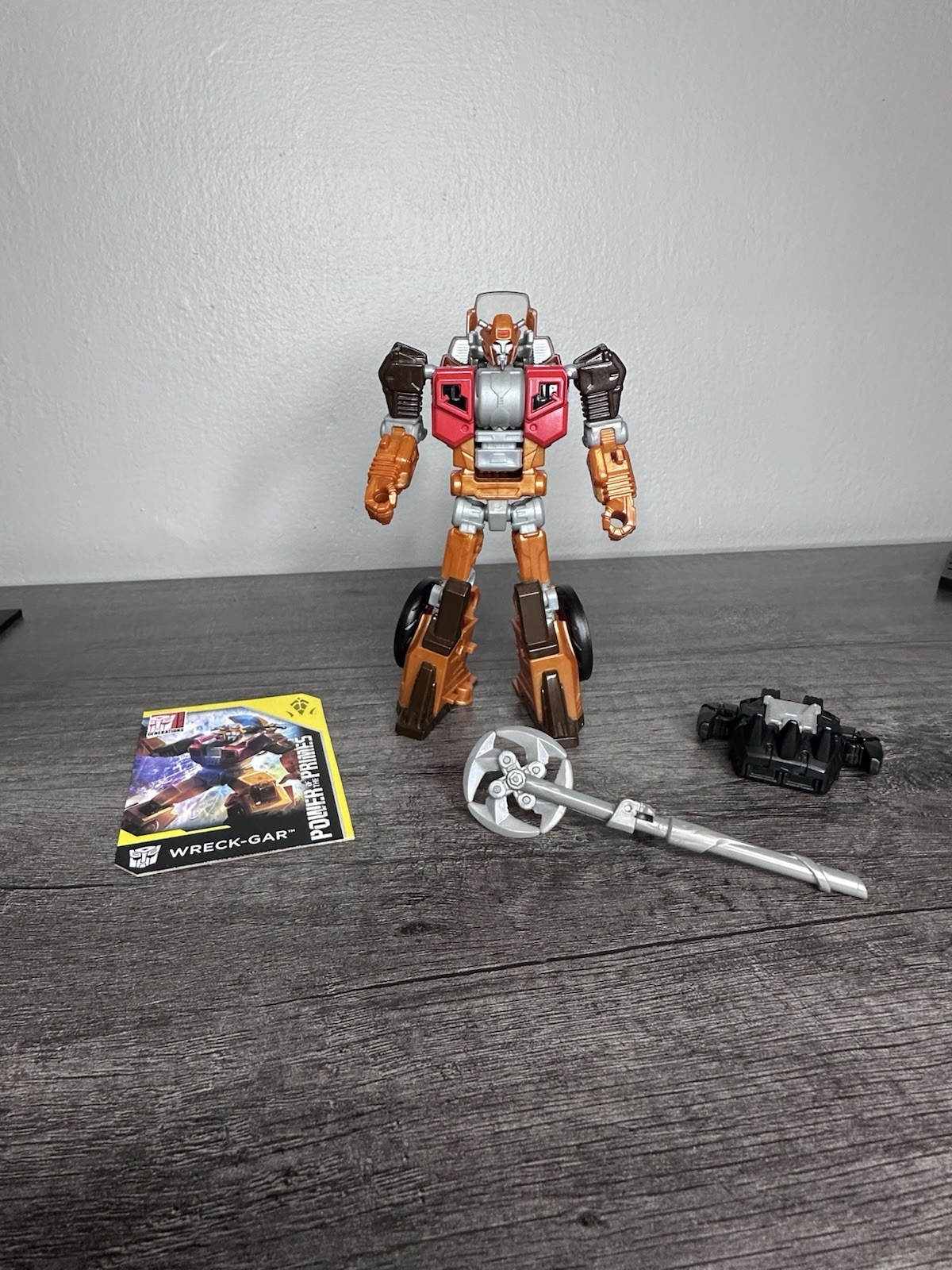 Hasbro Transformers Modellino Power of the Primes Wreck-Gar Completo