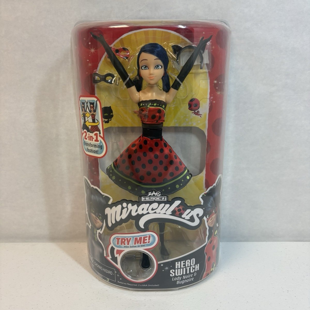 Miraculous Lady Noire 2 in 1 Lady Noir and Bugnoire Hero Switch Figure