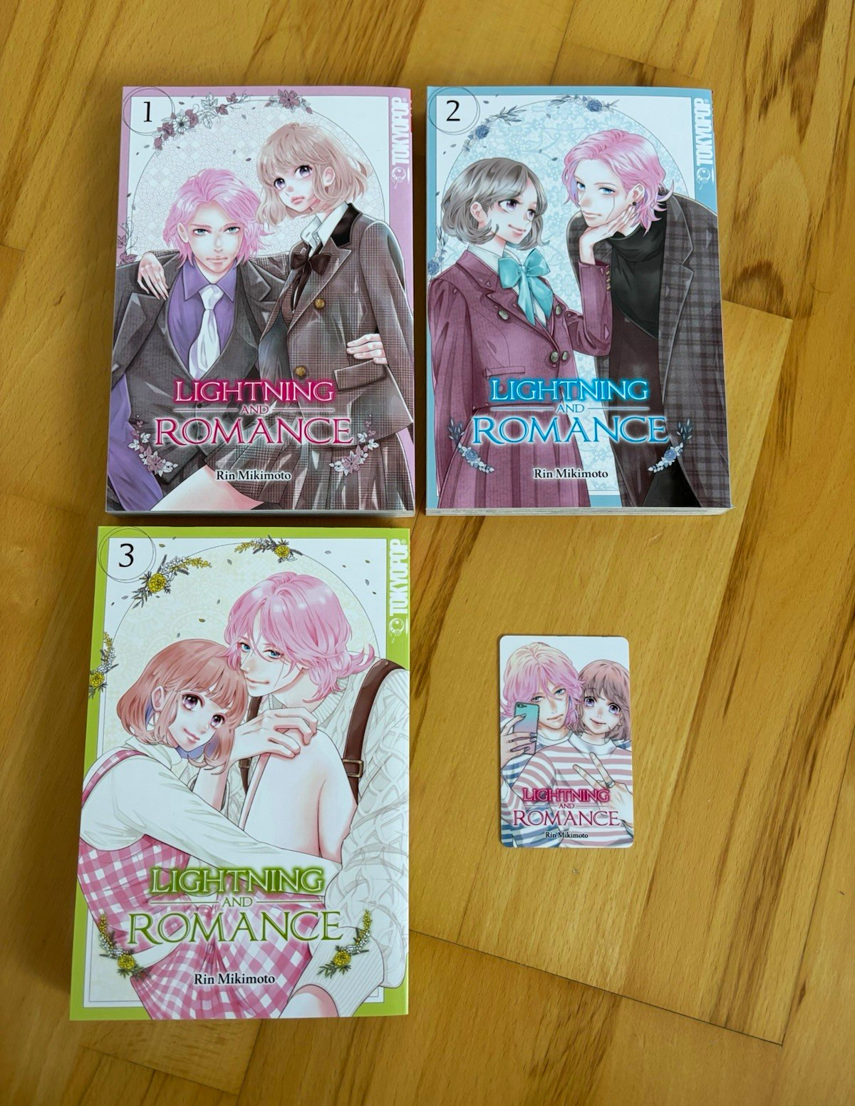 Lightning and Romance Band 1-3 con Shoco Card
