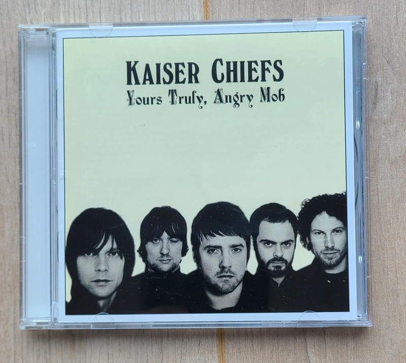 CD: Kaiser Chiefs - Yourstruly, angry mob