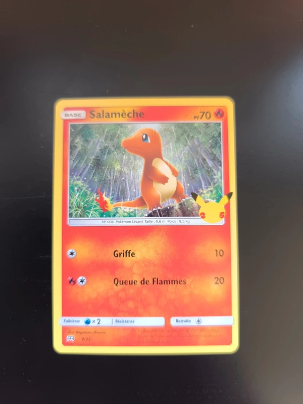 Carte Pokémon Salamèche Célébration 25 ans