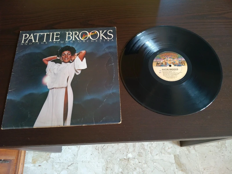 Vinile 33 giri "Love shock" Pattie Brooks