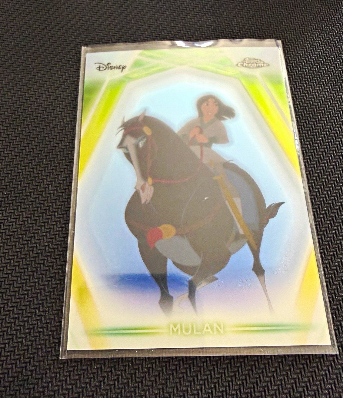 Mulan 2026 Topps Disney Neon Cromato Neon-Etch Rifrattore