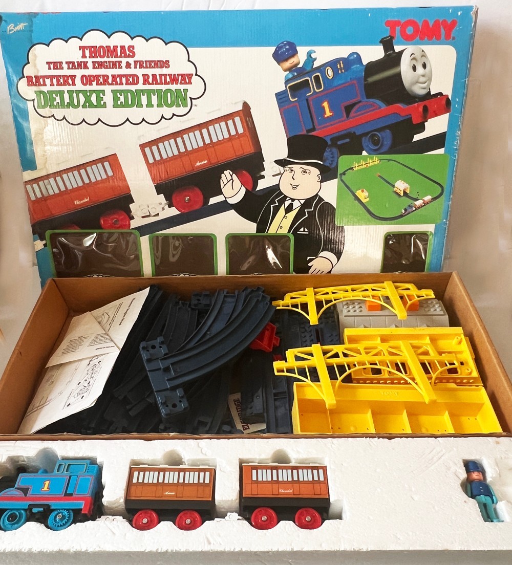 Tomy THOMAS THE TANK ENGINE ferrovia a batteria EDIZIONE DELUXE 11260