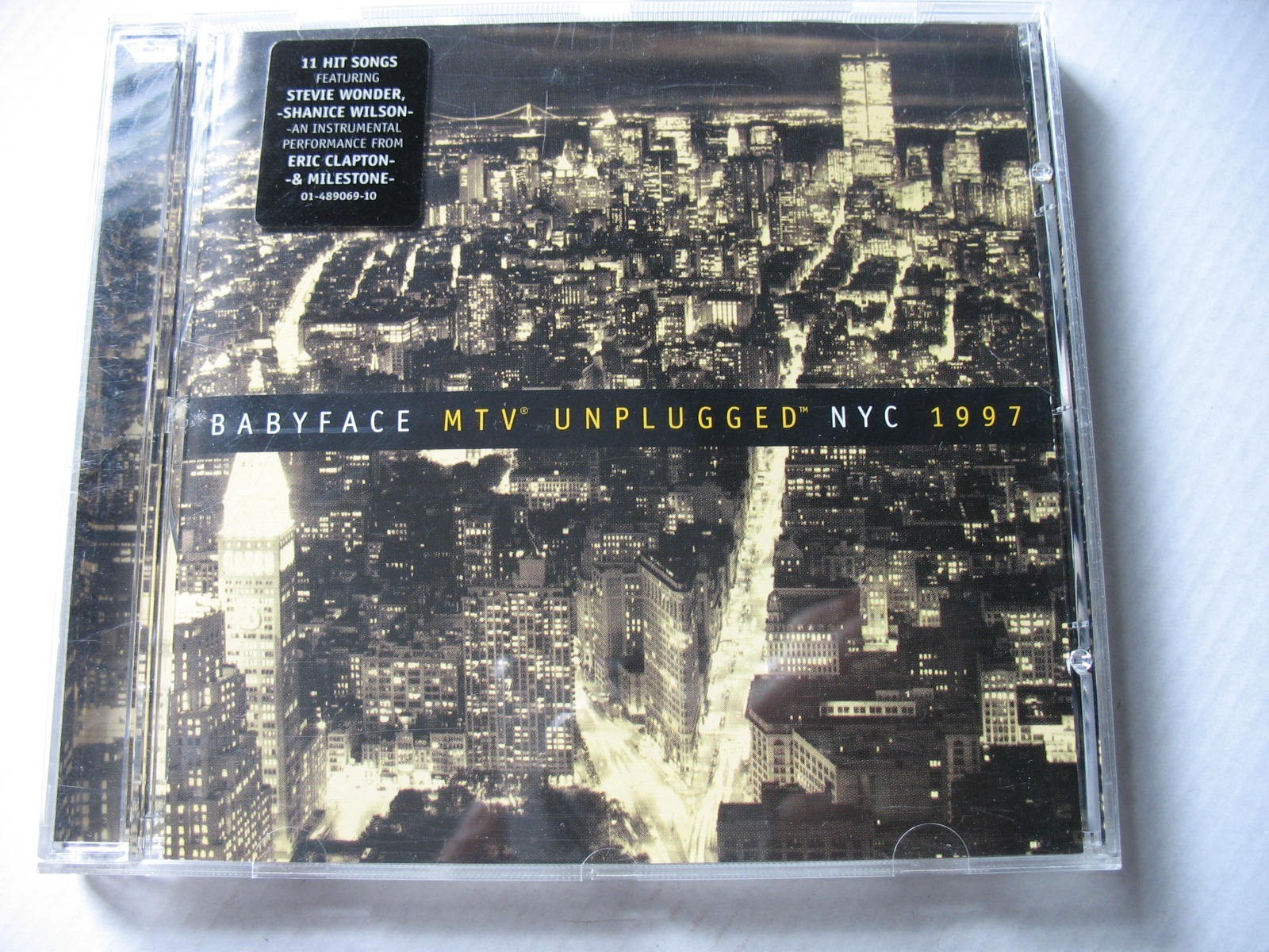 BABYFACE-MTV UNPLUGGED NYC 1997. CD ALBUM. FUNK SOUL STEVIE WONDER, CLAPTON EX
