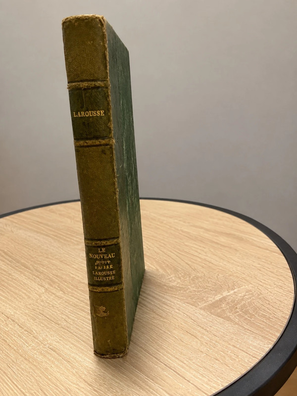Ancien Larousse illustré Le Nouveau Petit Larousse