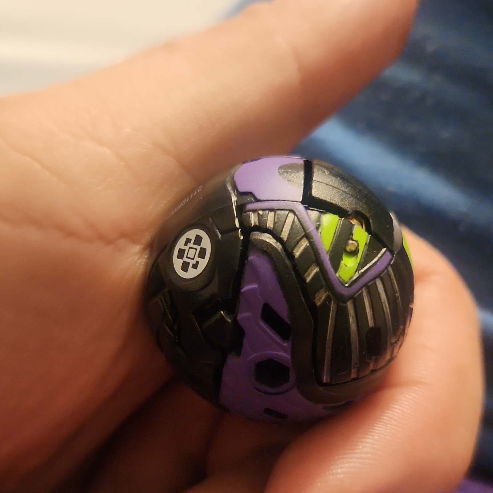 Darkus Pharol Bakugan Brawler Jumbo nero e viola 6"