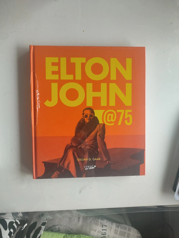 Idée cadeau 🎁 livre Elton John @75