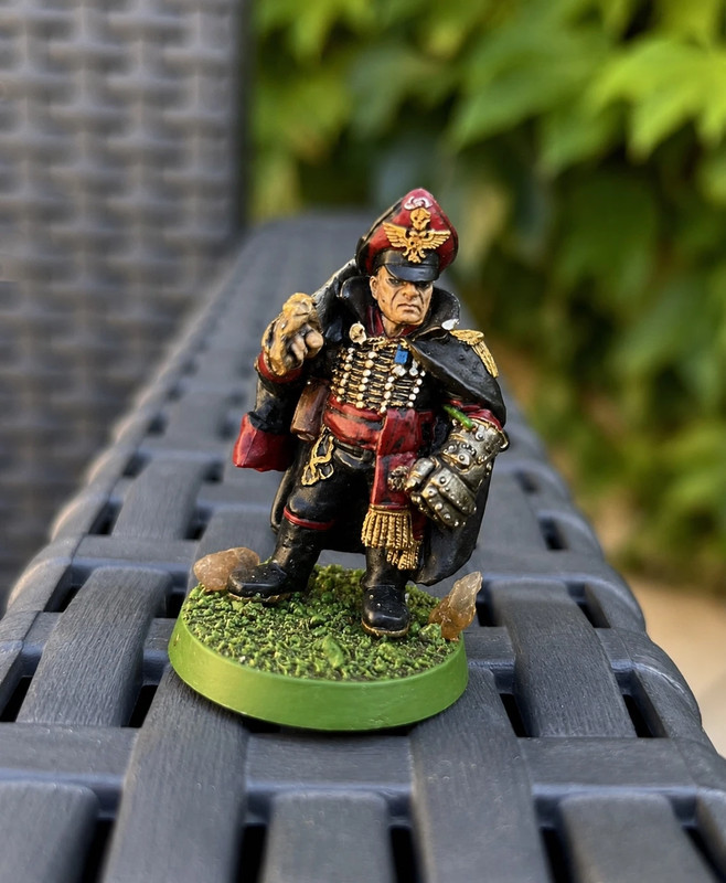 Figurine Warhammer 40k Commissaire Astra Militarum Métal Peinte