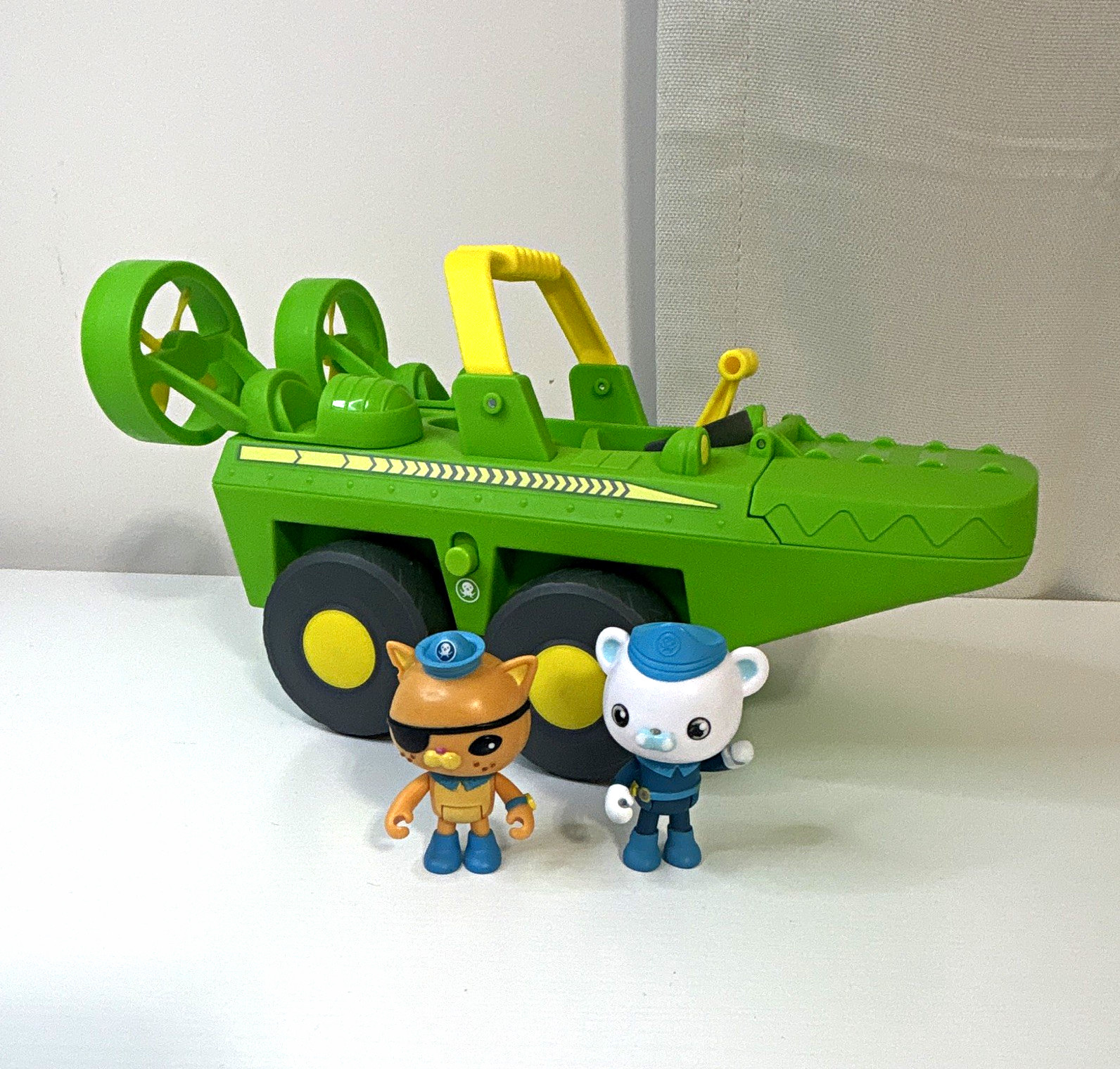 Fisher-Price Octonauts GUP-A Vehicle Playset w/ Captain Barnacles & Kwazii