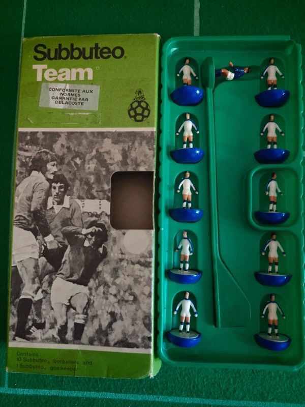 Subbuteo LW Zombie Ref 207 Delacoste Leeds United