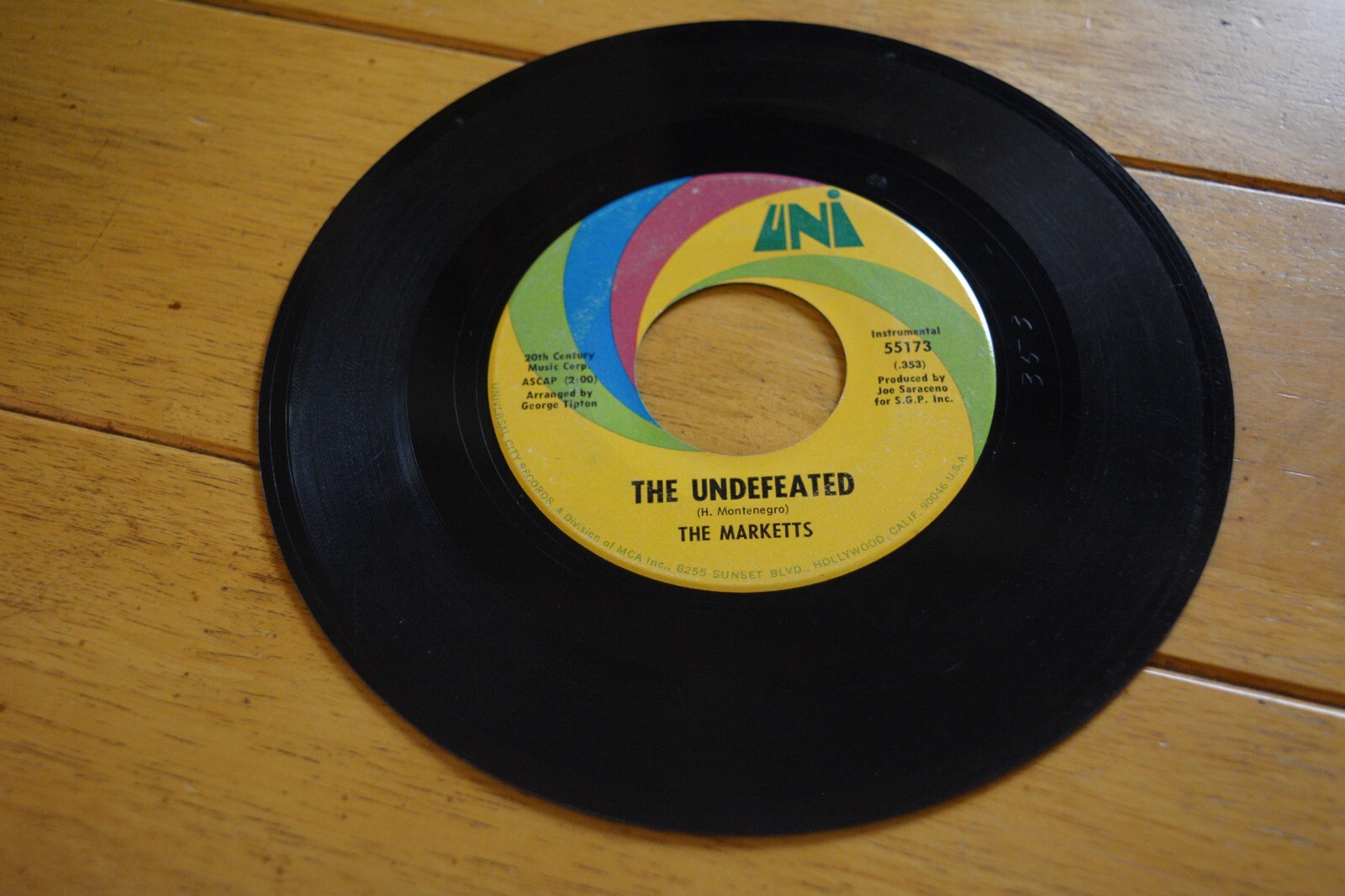 THE MARKETTS "THE UNDEFEATED" 45 RPM 7" G+ RECORD [D32-114]