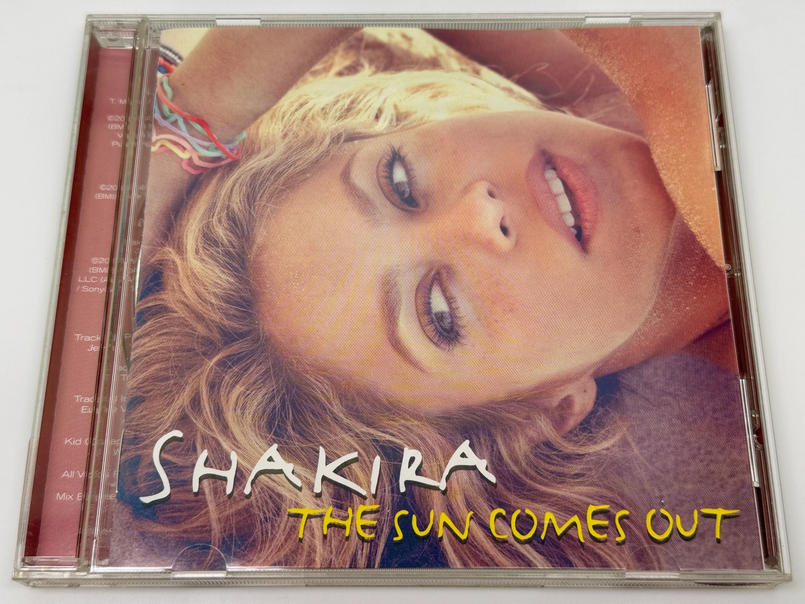 [CD] Shakira The Sun Comes Out Japan Import Bonus Tracks + 3 Lil Wayne, Kid Kudi