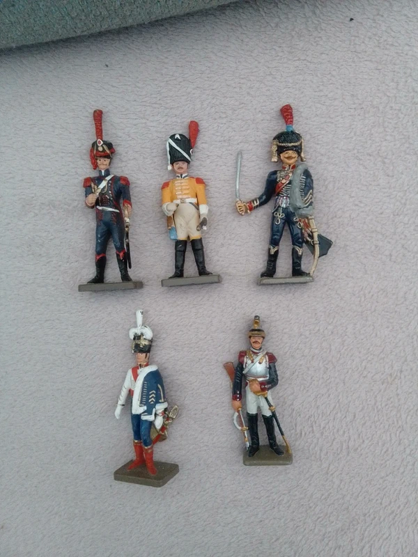 5 soldats de la grande armée de Napoléon en plomb
