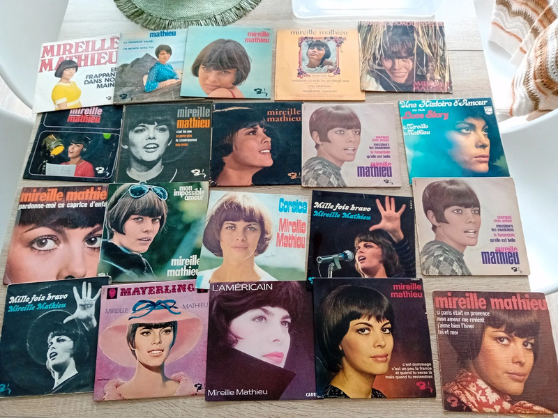 Lot 20 vinyles 45 tours