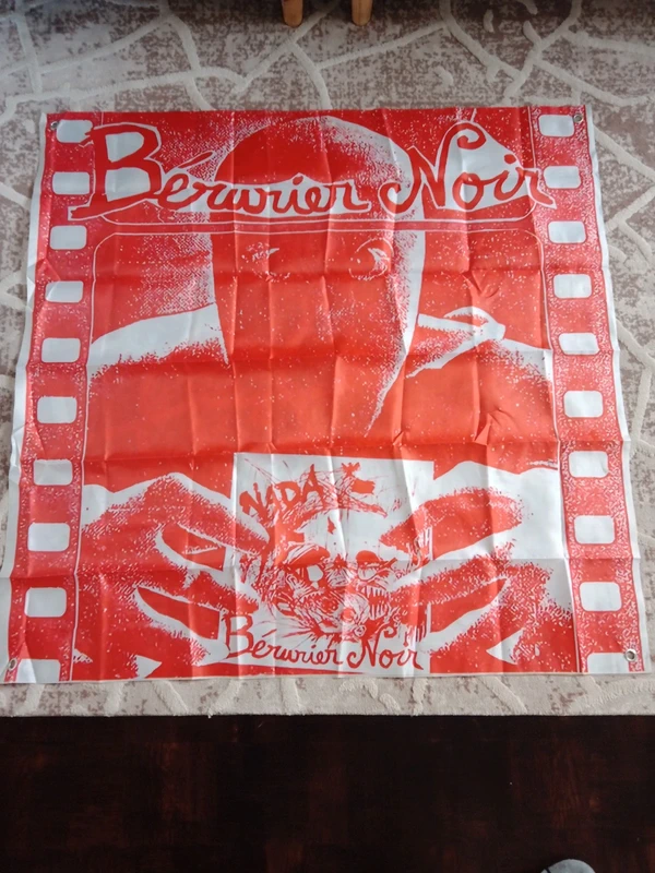 Drapeau berurier noir