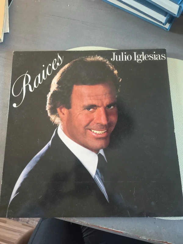 Julio Iglesias - Raices