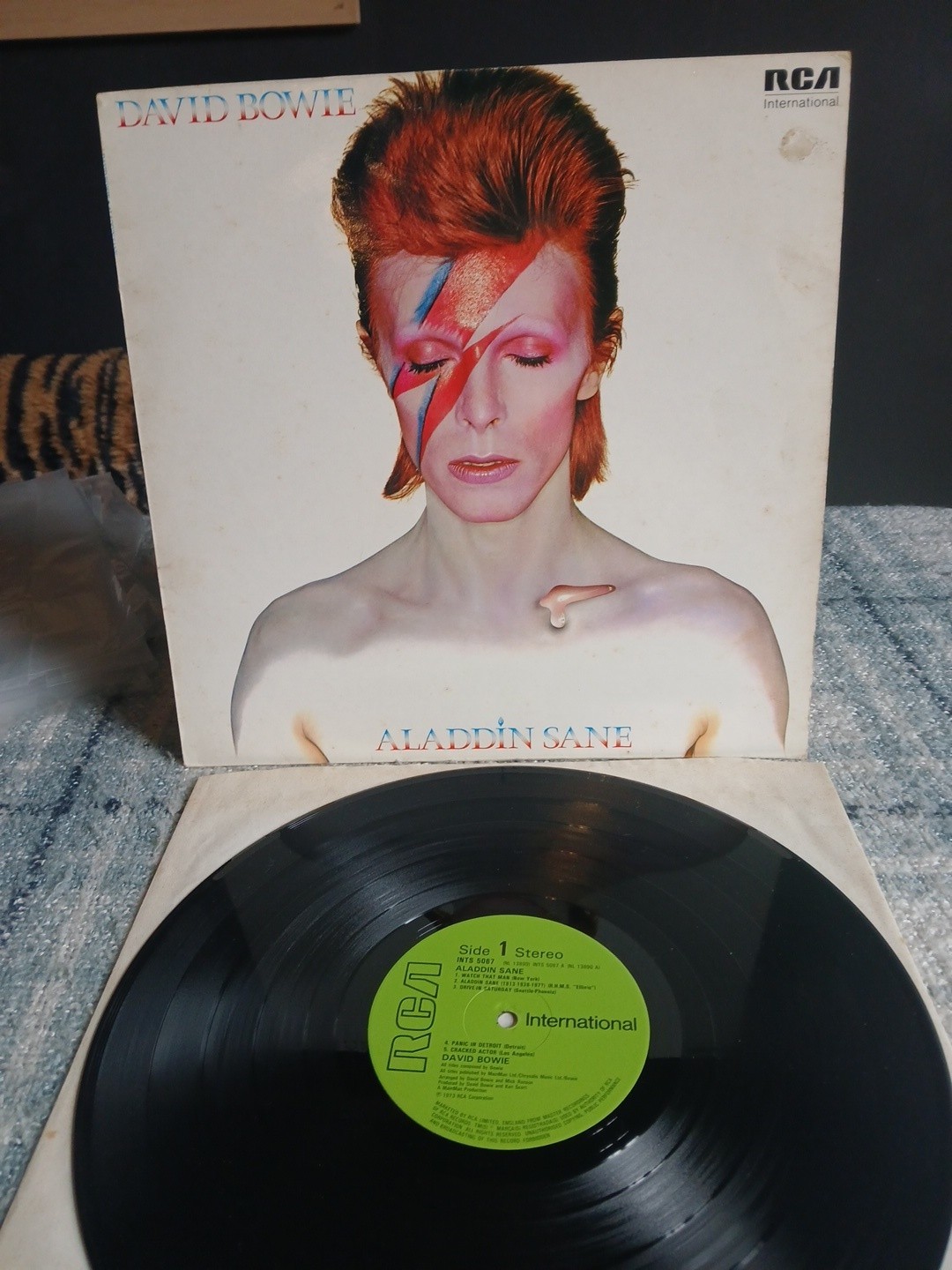 David Bowie Aladdin Sane Album. LP Vinyl Excellent.
