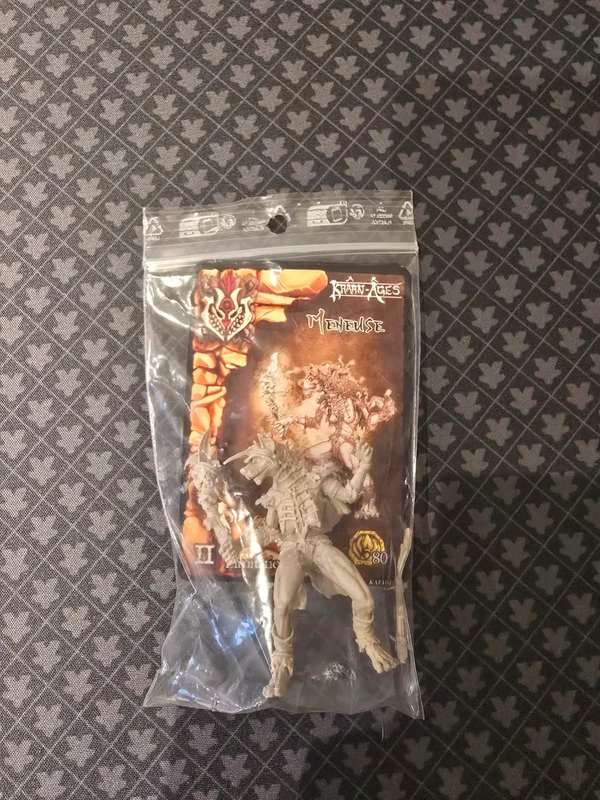 Figurine Khârn-Âges meneuse Fang