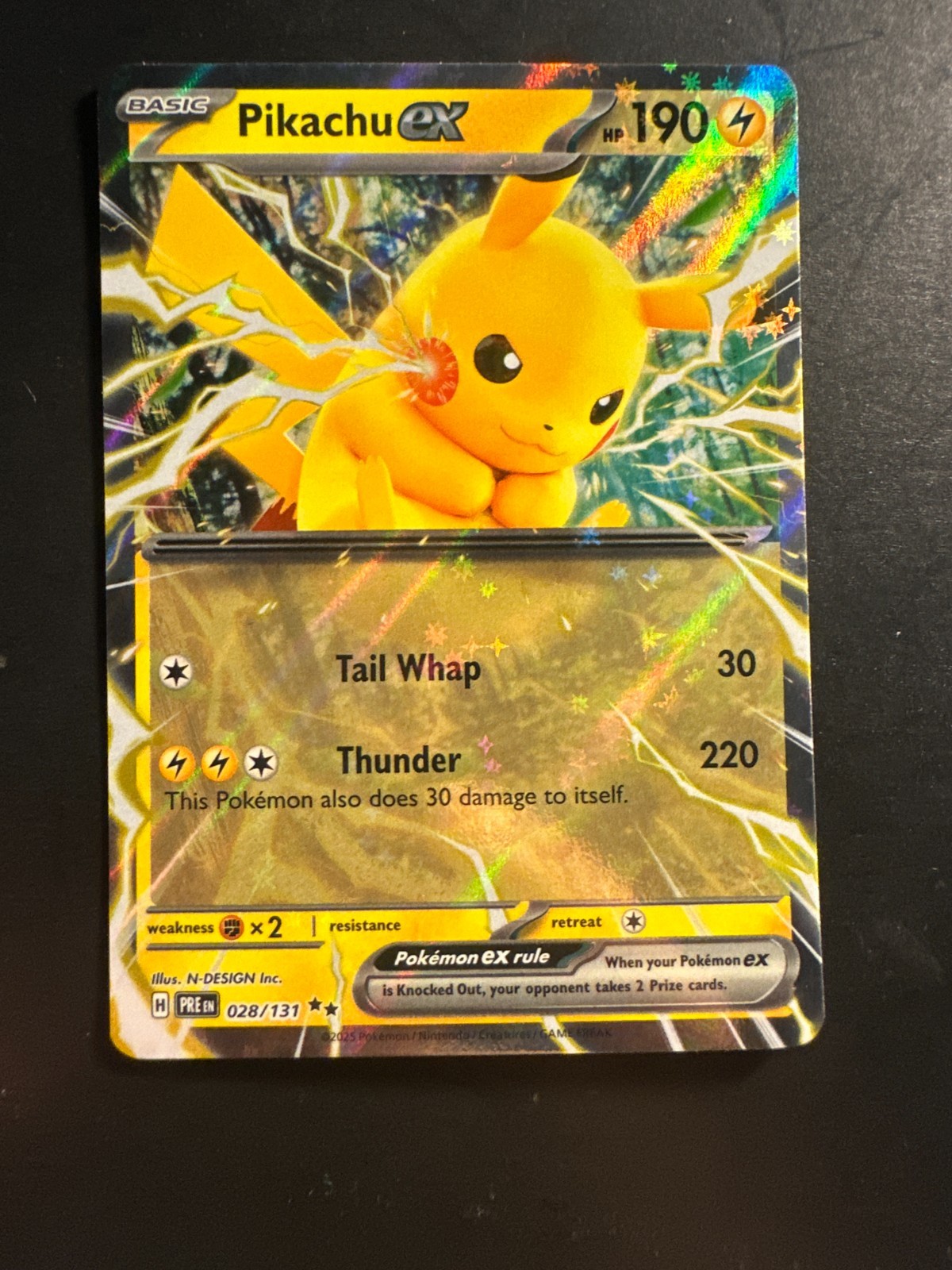 2025 Pokemon Evoluzione Prismatica Pikachu ex 28/131 Full Art Holo Olografico