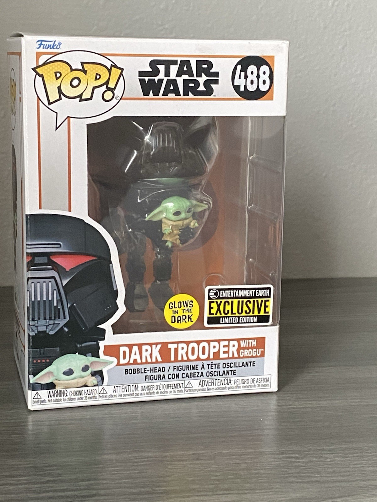 Funko Pop Dark Trooper con Grogu 488 + Protettore Regido (GITD